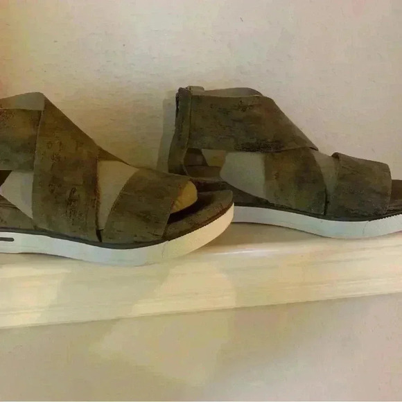 Eileen Fisher Metallic Sandals - Picture 4 of 6